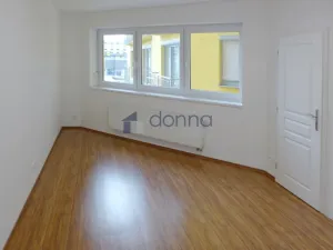 Pronájem bytu 2+kk, Praha, Na Harfě, 82 m2