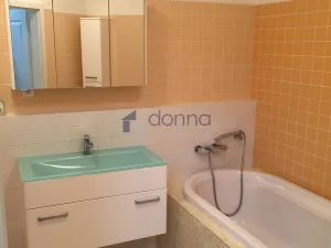 Pronájem bytu 2+kk, Praha, Na Harfě, 82 m2