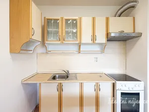 Pronájem bytu 1+kk, Praha - Horní Měcholupy, Boloňská, 32 m2