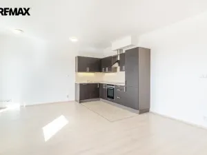 Pronájem bytu 1+kk, Praha - Letňany, Pavla Beneše, 37 m2