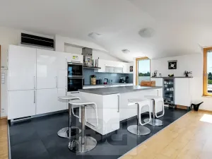 Prodej bytu 4+kk, Průhonice, Uhříněveská, 135 m2