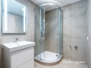 Pronájem bytu 1+kk, Praha - Hloubětín, Domalípova, 32 m2