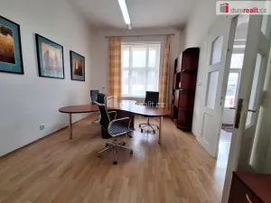 Pronájem kanceláře, Praha, Bubenečská, 51 m2
