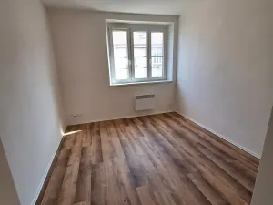 Pronájem bytu 2+kk, Praha - Vysočany, Novovysočanská, 60 m2