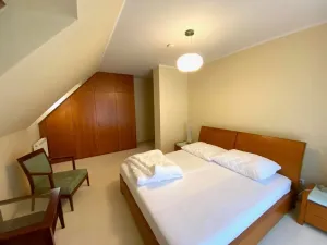 Prodej rodinného domu, Karlovy Vary, Za Motelem, 140 m2