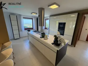 Prodej rodinného domu, Slatinky, 258 m2