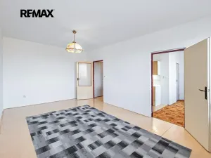 Pronájem bytu 1+1, Jindřichův Hradec, sídliště Vajgar, 42 m2