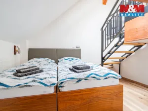 Pronájem atypického bytu, Hoštice, 60 m2