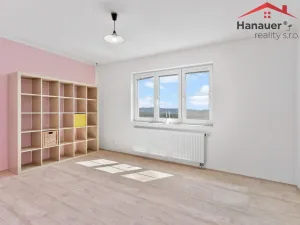 Prodej bytu 3+1, Chlumec, Stradovská, 99 m2