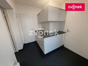 Pronájem obchodního prostoru, Zlín - Mladcová, Návesní, 35 m2