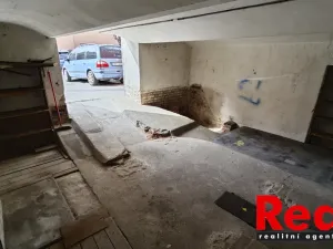 Pronájem garáže, Brno - Veveří, Grohova, 30 m2
