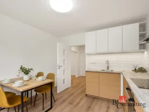 Pronájem bytu 3+1, Praha - Modřany, Urbánkova, 79 m2