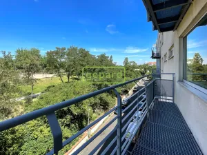 Pronájem bytu 1+kk, Praha, Hartigova, 28 m2