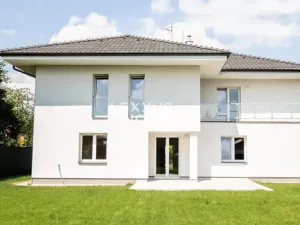 Pronájem vily, Praha, Ke smrčině, 260 m2