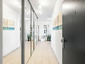 Prodej bytu 4+kk, Praha - Strašnice, Zvěřinova, 107 m2