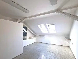 Pronájem kanceláře, Benešov, Masarykovo náměstí, 58 m2