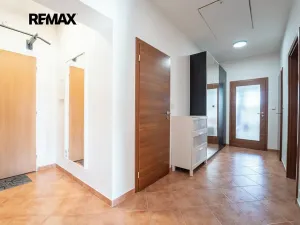 Prodej bytu 3+kk, Nupaky, Za Hotelem, 88 m2