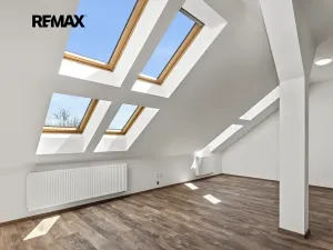 Prodej bytu 1+kk, Pardubice, Železničního pluku, 43 m2