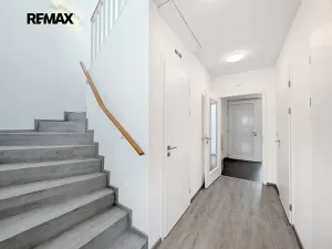 Pronájem rodinného domu, Praha - Březiněves, V křepelkách, 146 m2