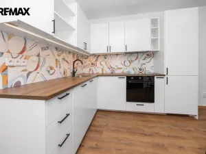 Pronájem bytu 2+kk, Hradec Králové - Nový Hradec Králové, třída Edvarda Beneše, 47 m2