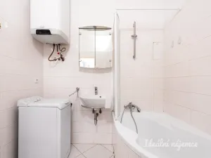 Pronájem bytu 2+1, Praha - Libeň, Novákových, 49 m2