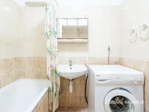 Pronájem bytu 2+kk, Praha - Troja, Olštýnská, 37 m2