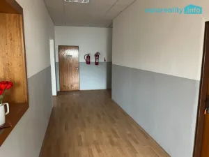 Pronájem kanceláře, Mariánské Lázně, třída Vítězství, 22 m2