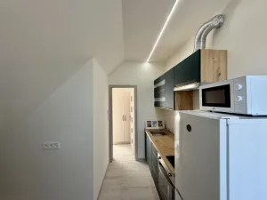 Pronájem bytu 2+kk, Praha - Žižkov, Na Jarově, 35 m2