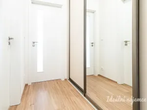 Pronájem bytu 1+kk, Praha, Poděbradská, 35 m2