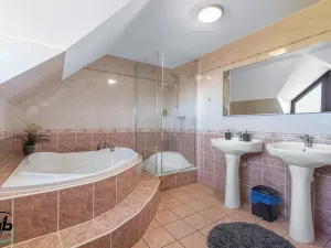 Prodej rodinného domu, Pržno, 384 m2