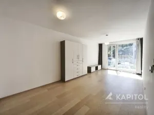 Pronájem bytu 1+1, Praha - Michle, Nuselská, 40 m2