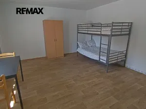 Pronájem atypického bytu, Drahelčice, V Brance, 164 m2