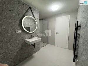 Pronájem bytu 1+kk, Praha, Starokošířská, 43 m2