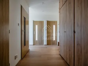 Prodej bytu 2+1, Hradec Králové - Moravské Předměstí, Štefánikova, 61 m2