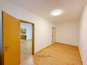 Pronájem bytu 2+1, Olomouc, Rožňavská, 44 m2