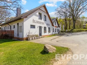 Pronájem komerční nemovitosti, Okrouhlička, 572 m2