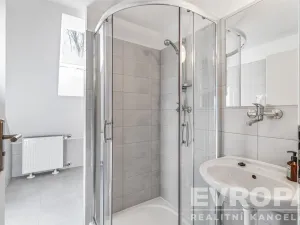 Pronájem komerční nemovitosti, Okrouhlička, 572 m2