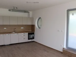 Pronájem bytu 2+kk, Hluboká nad Vltavou, Karla Čapka, 51 m2