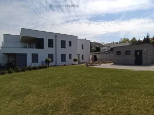 Pronájem bytu 2+kk, Hluboká nad Vltavou, Karla Čapka, 51 m2