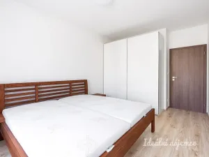 Pronájem bytu 2+kk, Praha - Modřany, K Vystrkovu, 71 m2