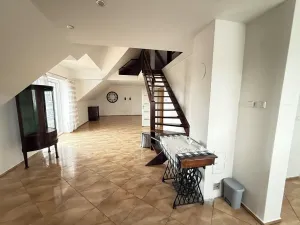 Prodej vícegeneračního domu, Kly, 200 m2