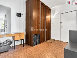 Prodej bytu 2+1, Karlovy Vary - Doubí, Modenská, 60 m2