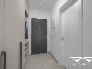 Pronájem bytu 1+kk, Praha - Střížkov, Roudnická, 36 m2