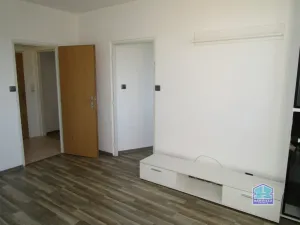 Pronájem bytu 2+1, Kladruby, Kostelní, 58 m2