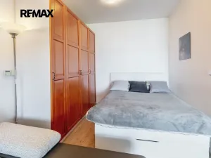 Prodej bytu 1+kk, Nupaky, Za Hotelem, 52 m2