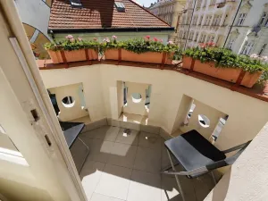 Pronájem bytu 2+1, Praha - Nové Město, Na Zderaze, 86 m2