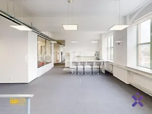 Pronájem kanceláře, Zlín, Vavrečkova, 421 m2