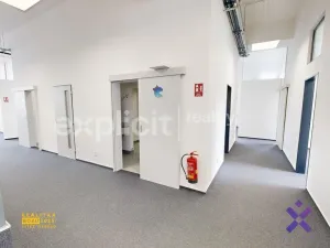 Pronájem kanceláře, Zlín, Vavrečkova, 421 m2