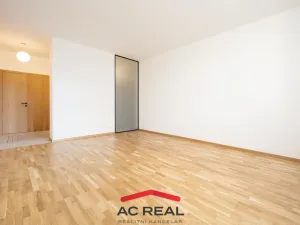 Pronájem bytu 2+1, Brno, Čápkova, 73 m2