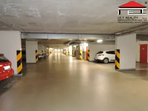 Pronájem garáže, Praha - Vysočany, Podkovářská, 18 m2